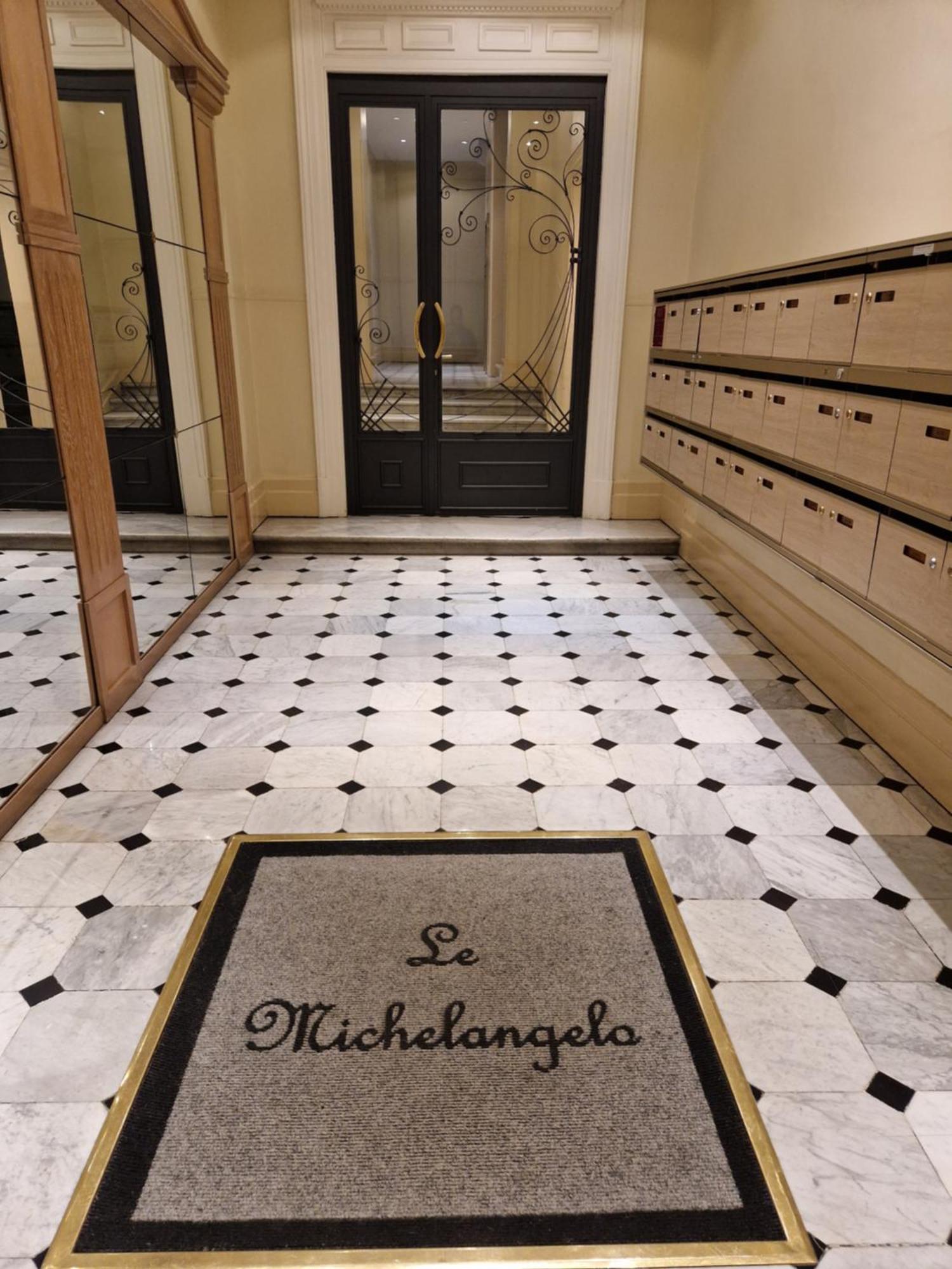 Le Michelangelo - Place Massena Ницца Экстерьер фото